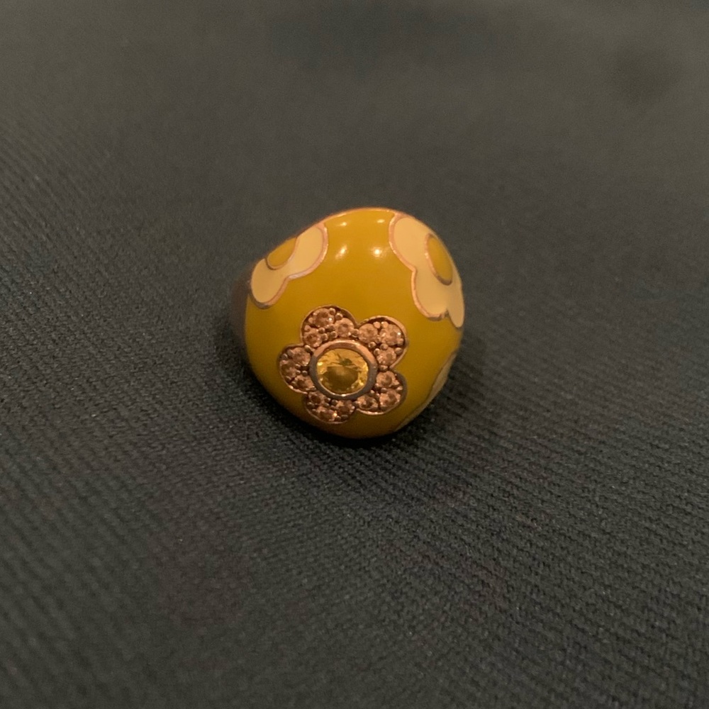 Belle Etoile green fleur ring